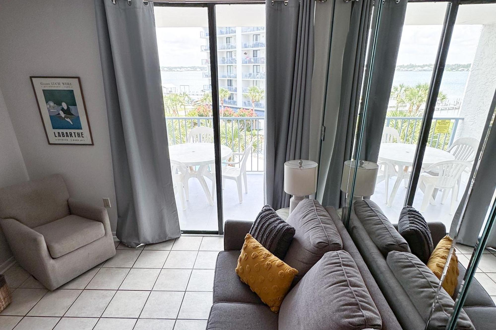 Gulf Shores Surf & Racquet Club Condos II Room photo
